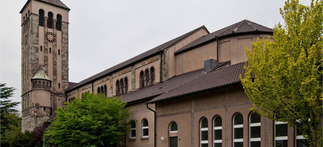 Katholische Kirche St. Josef (Foto: kaʁstn - wikipedia / CC BY-SA 3.0 DE)