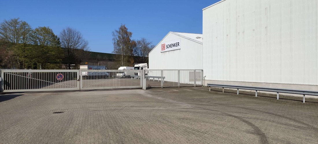 Das DB Schenker Logistikzentrum in Oldenburg wird vollständig mit Erdwärme beheizt und auch gekühlt. (Foto: waermepumpe-regional.de)