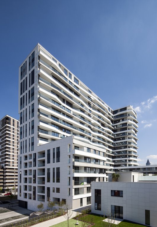 Namensgebend für den 60 m hohen Gebäudekomplex AXIS sind die besonderen Blickachsen. (Foto: Wilma Immobilien GmbH)