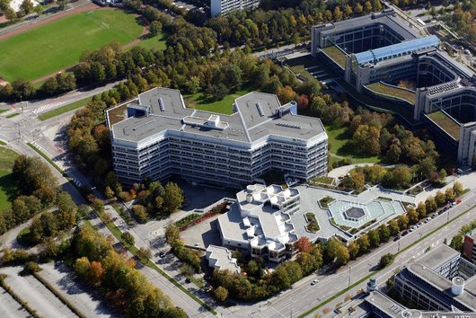 Luftbild-Aufnahmen des Verwaltungsgebäudes der Deutsche Rentenversicherung Bayern Süd in der Thomas-Dehler-Straße in München (Foto: Deutsche Rentenversicherung Bayern Süd)