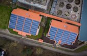 Mittels Photovoltaik über alle Hausdächer hinweg wird eine Stromerzeugung von 500.000 Kilowattstunden pro Jahr sichergestellt. (Quelle: Bosch)