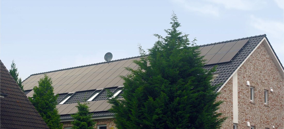 Im niedersächsischen Weyhe hat NATURSTROM ein Mieterstromprojekt mit einer Wärmepumpe umgesetzt. (Foto: NATURSTROM AG)