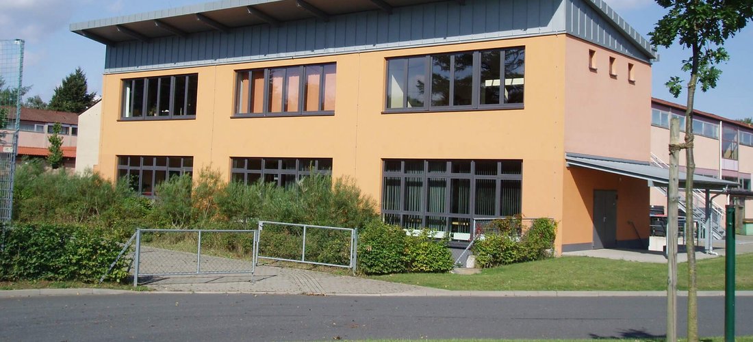 Die Geschwister Scholl Schule in Einbeck wird seit der energetischen Sanierung mit einer Gasmotorwärmepumpe beheizt. (Foto: GEESE Beratende Ingenieure GbR)