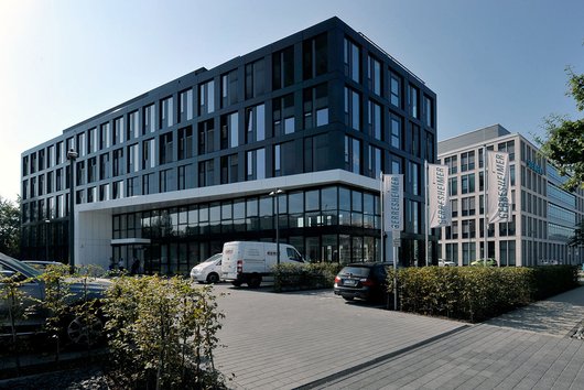 Das KB 4, das die Gerresheimer Gruppe für ihren Firmenhauptsitz gewählt hat, bietet auf fünf Geschossen rund 4.300 qm hochmoderne Büroflächen. Foto: Mitsubishi