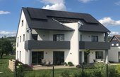Rund 13.000 kWh Strom benötigt Familie Popp in einem Jahr. Davon verbraucht die Wärmepumpe 40%. (Foto: Gerhard Popp)
