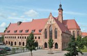 Seit seiner Sanierung sorgt eine Sole/Wasser-Wärmepumpe für die Trocknung des alten Klostermauerwerks in Brandenburg an der Havel (Foto: ©BLDAM, D.Sommer)