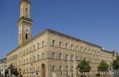 Seit 2011 nutzt das Rathaus in Fürth eine Abwasser-Wärmepumpe (Foto-Urheber: Janericloebe / Quelle: commons.wikimedia.org / keine Änderungen / Lizenz: CC BY 3.0)