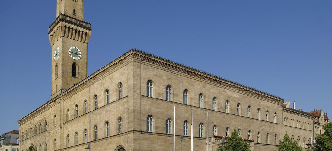 Seit 2011 nutzt das Rathaus in Fürth eine Abwasser-Wärmepumpe (Foto-Urheber: Janericloebe / Quelle: commons.wikimedia.org / keine Änderungen / Lizenz: CC BY 3.0)