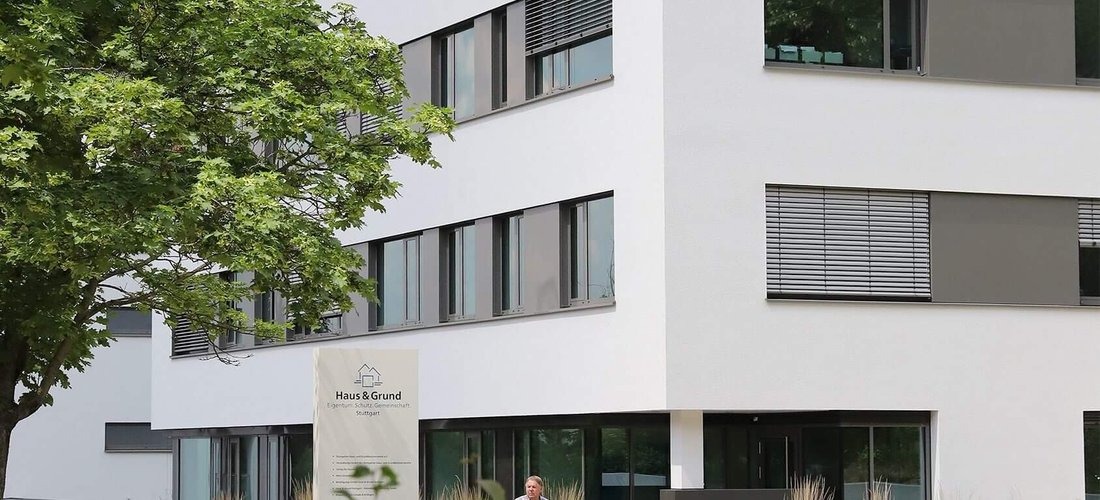 Die Niederlassung von Haus & Grund in Stuttgart wurde u.a. mittels Wärmepumpe und PV zu einem energetischen Vorzeigeobjekt für städtische Bürogebäude. (Foto: Siegloch + Partner)