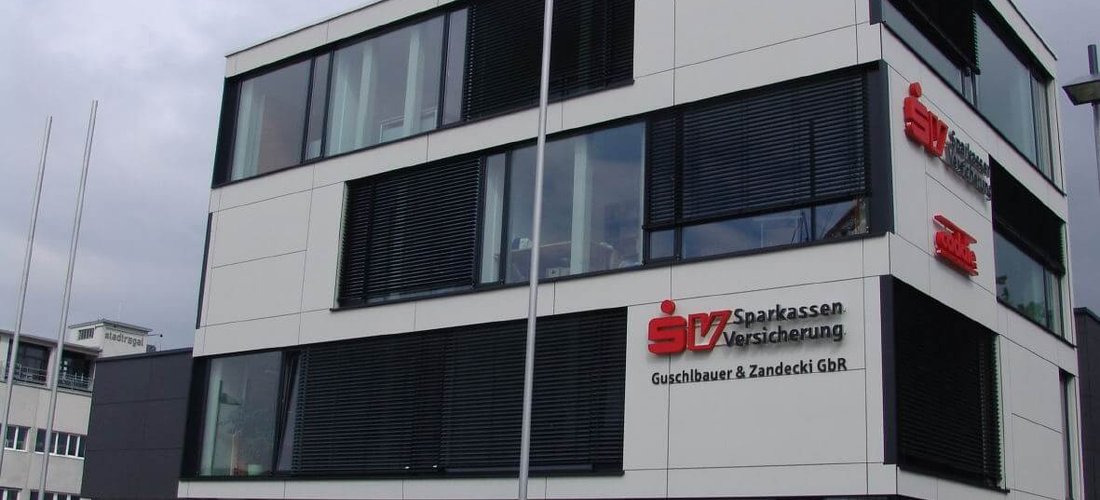 Vierstöckiges Bürogebäude der Sparkassen-Versicherung in der Magirus-Deutz-Straße in Ulm-Söflingen (Foto: Wieland-Werke AG)