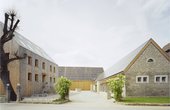 HOF8 ist eine sanierte große Hofstelle im Taubertal, die mehr Energie produzieren kann als sie benötigt. (Foto: Klärle GmbH, Weikersheim/ Fotograf: Brigida Gonzalez)