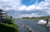 Blick vom Yachthafen in Speyer auf den Rhein (Foto: waermepumpe-regional.de)