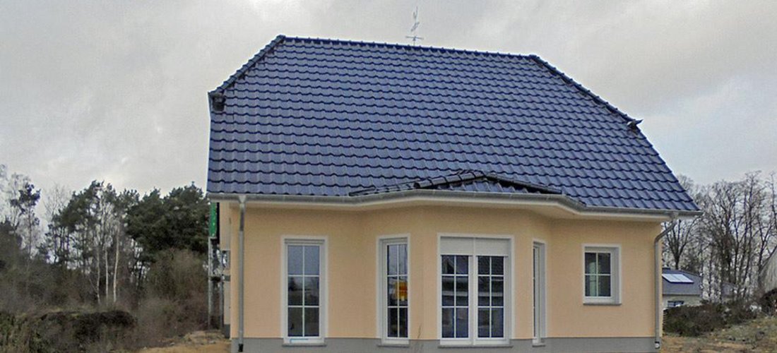 Eine Sole-Wasser-Wärmepumpe beheizt das neue Haus in Rehfelde. Foto: Roth