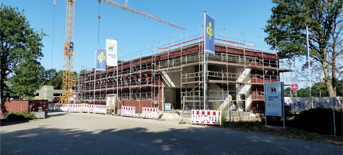 Baustellenfoto des Büroneubaus von Hecker Bau am Standort in Hatten bei Oldenburg (Foto: Depenbrock Bau GmbH & Co. KG)