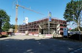Baustellenfoto des Büroneubaus von Hecker Bau am Standort in Hatten bei Oldenburg (Foto: Depenbrock Bau GmbH & Co. KG)