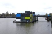 Schwimmendes IBA Dock im Zollhafen in Hamburg-Rothenburgsort (Foto: waermepumpe-regional.de)