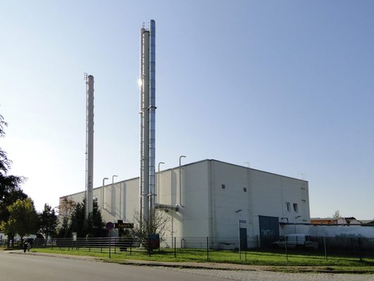Geothermische Heizzentrale in Neubrandenburg (Foto: Niteshift - wikimedia / CC BY-SA 3.0) Geothermische Heizzentrale in Neubrandenburg (Foto: Niteshift - wikimedia / CC BY-SA 3.0)