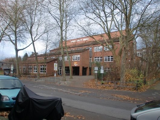 Diese Schule wird von der Wärmepumpe mit Energie versorgt. Foto: Stadtwerke Bochum