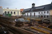Das sogenannte Herderhaus wurde im 17. Jahrhundert unter Einbezug des mittelalterlichen Vorgängerbaus errichtet und diente seither unter anderem als Wohn- und Schulgebäude. Foto: BWP