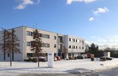 Der EurA-Erweiterungsbau in Ellwangen heizt und kühlt mit einer Wärmepumpe (Foto: Architekturbüro Hariolf Brenner)